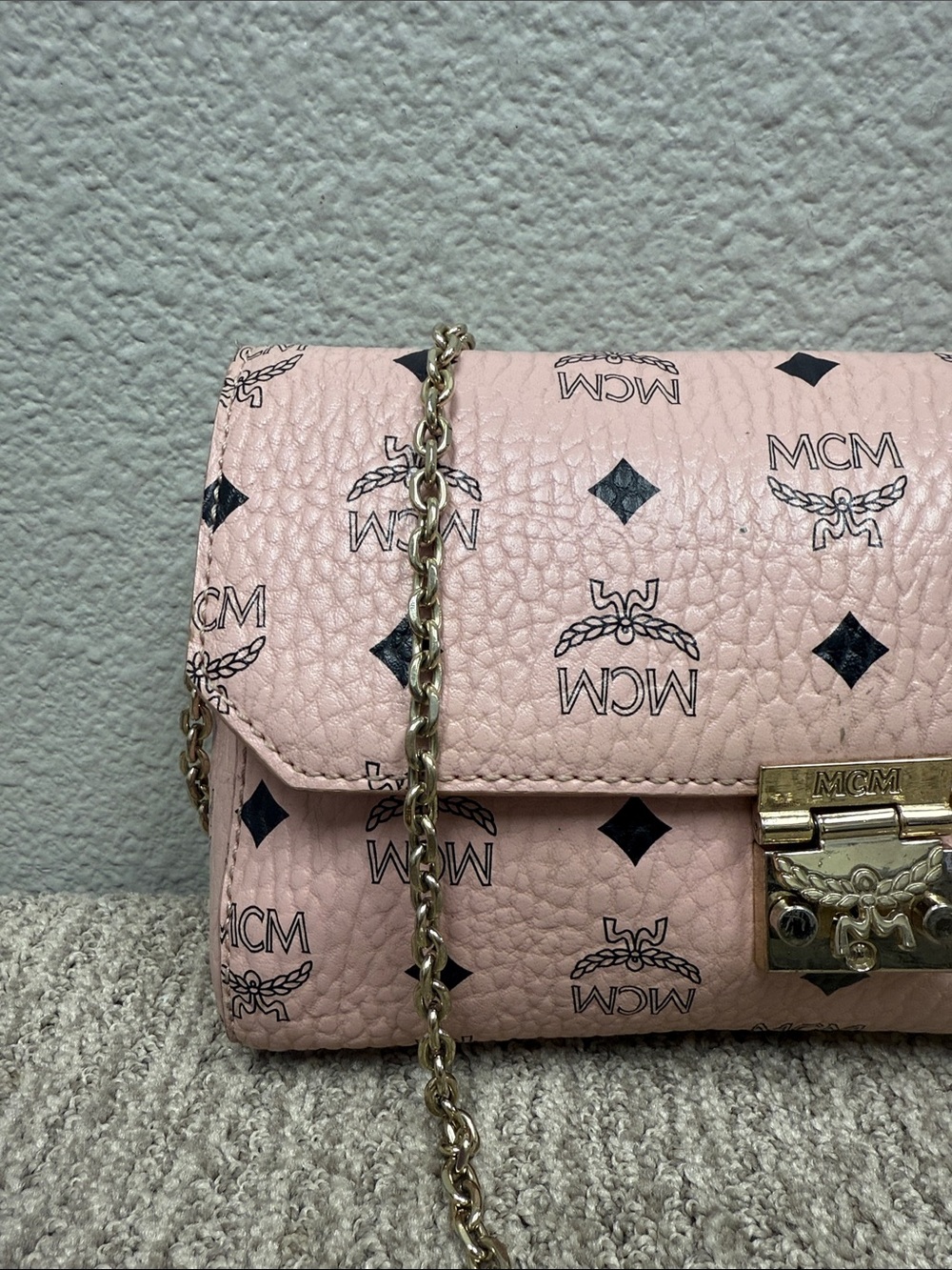 Blush Pink Visetos Crossbody with Gold Chain - Picture 4 of 10